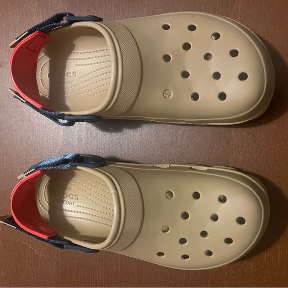 Crocs Casual Comfort Shoes - Picture 2 of 5